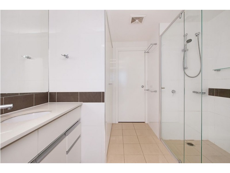 304/110 Marine Parade, Coolangatta QLD 4225