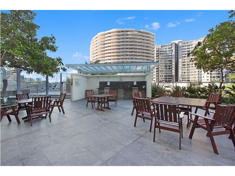 304/110 Marine Parade, Coolangatta QLD 4225