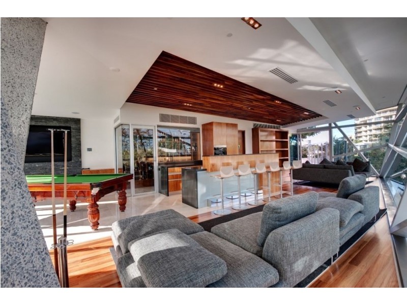 304/110 Marine Parade, Coolangatta QLD 4225