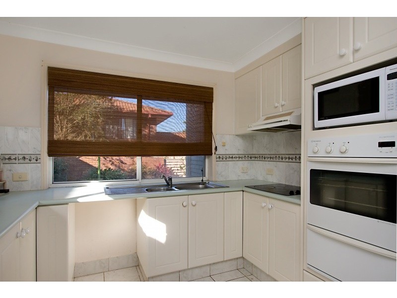 2 Links Rd, Banora Point NSW 2486