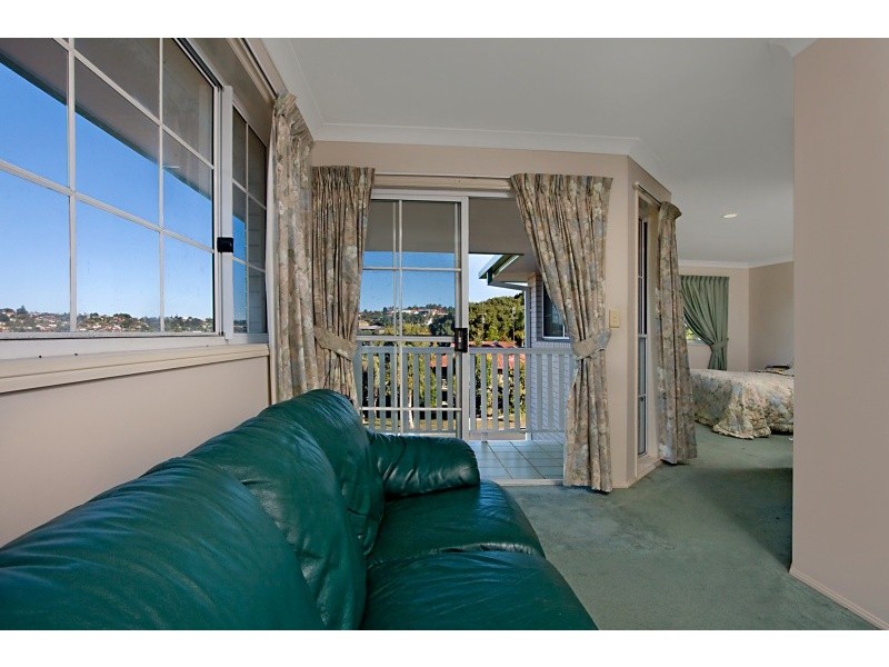 2 Links Rd, Banora Point NSW 2486