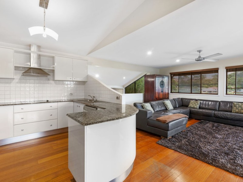 8 Kelburn Close, Banora Point NSW 2486