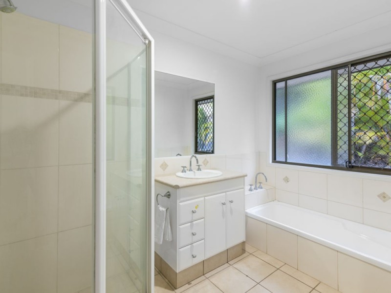 8 Kelburn Close, Banora Point NSW 2486