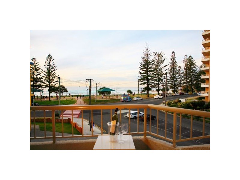 3/3 Ward Street, Rainbow Bay QLD 4225