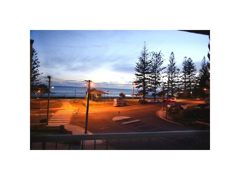 3/3 Ward Street, Rainbow Bay QLD 4225