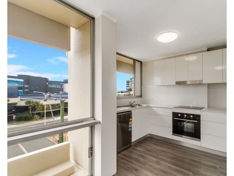 11/130 Marine Parade, Coolangatta QLD 4225