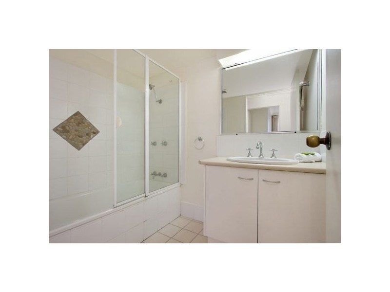 17/3 Eden Avenue, Rainbow Bay QLD 4225