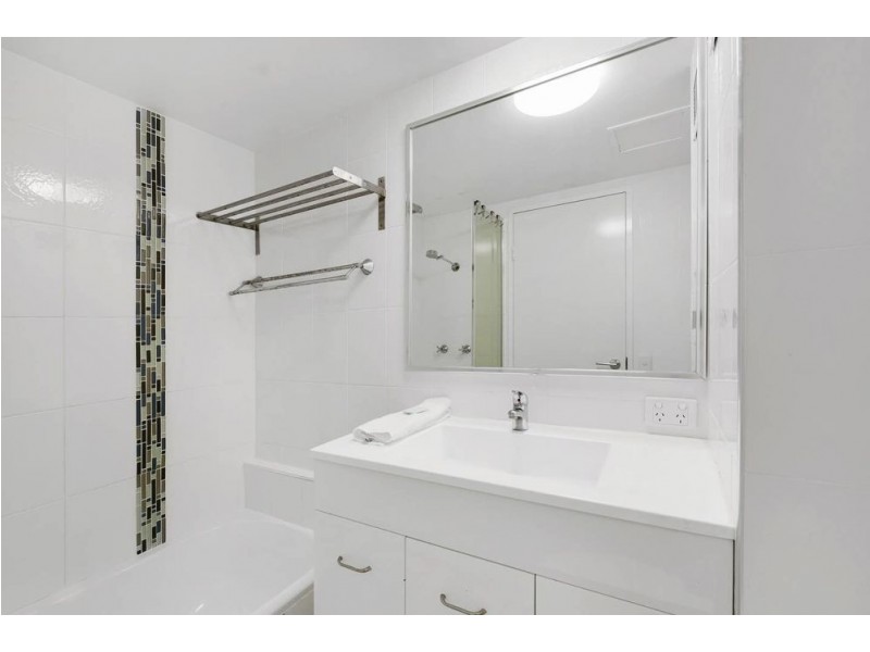 23/243 Boundary St, Rainbow Bay QLD 4225