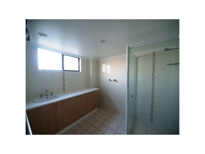 3/3 ” Havenwood ” Lord St, Kirra QLD 4225