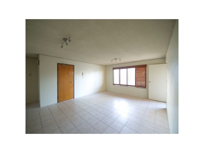 3/3 ” Havenwood ” Lord St, Kirra QLD 4225