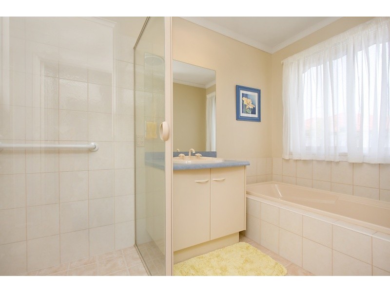 13 Firestone, Banora Point NSW 2486