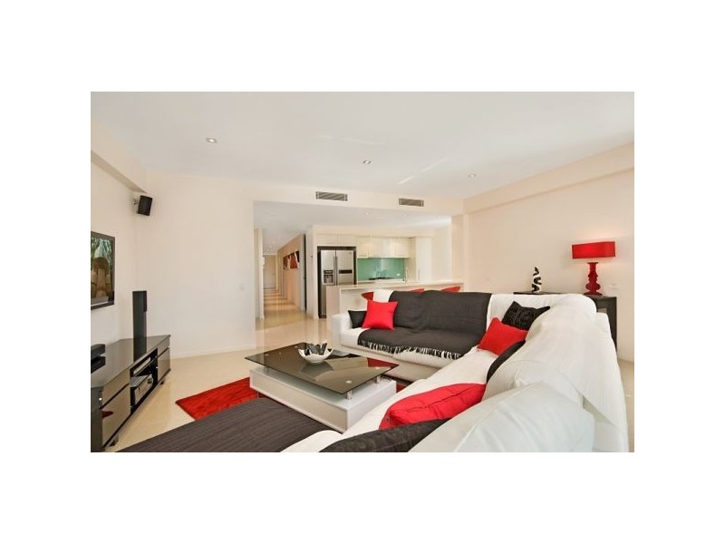 1/32 Boundary St, Rainbow Bay QLD 4225