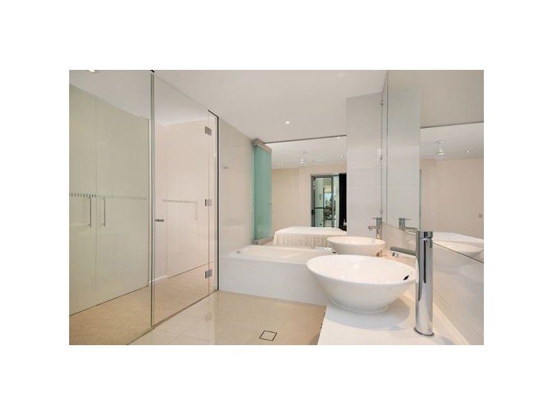 1/32 Boundary St, Rainbow Bay QLD 4225