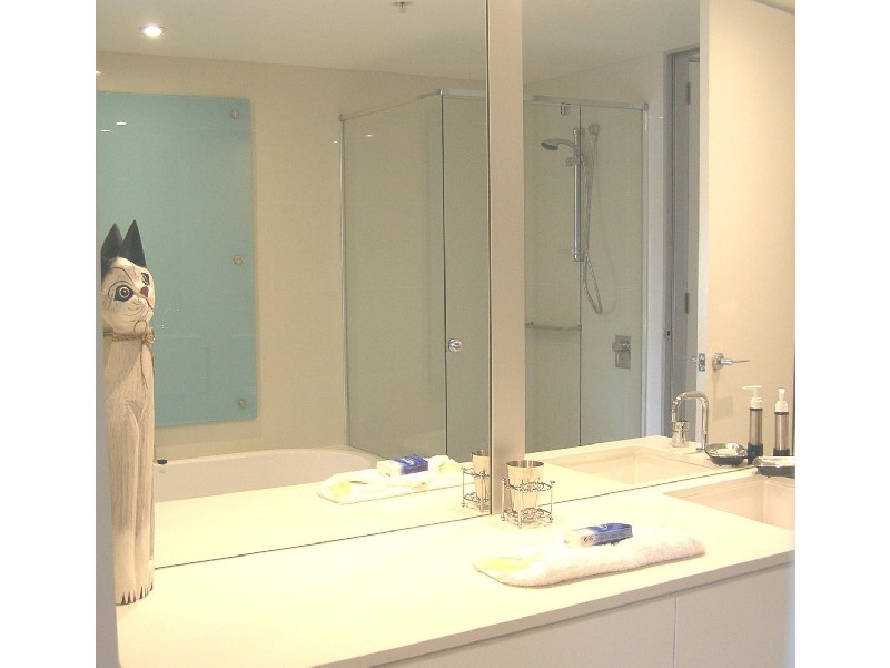 2006/3011 Gold Coast Highway, Surfers Paradise QLD 4217