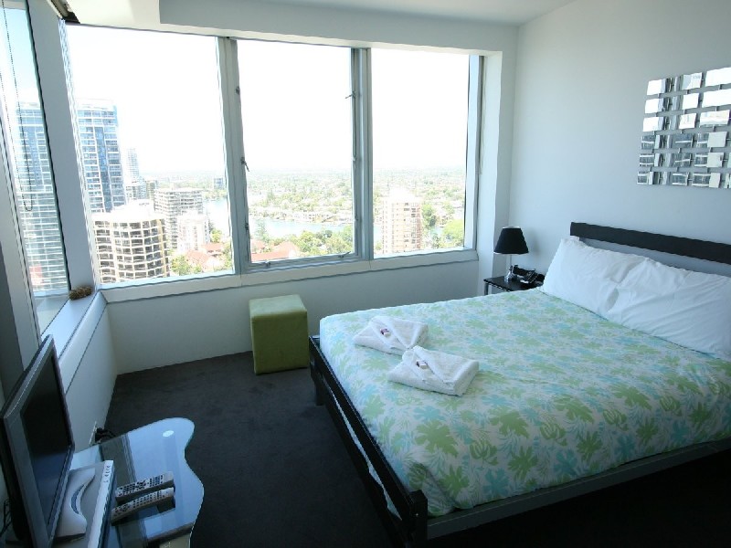 2006/3011 Gold Coast Highway, Surfers Paradise QLD 4217