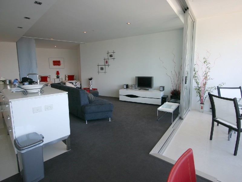 2006/3011 Gold Coast Highway, Surfers Paradise QLD 4217