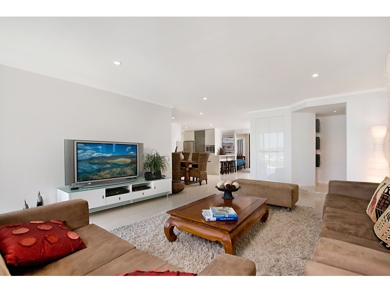 7E 3-9 Eden Street, Rainbow Bay QLD 4225