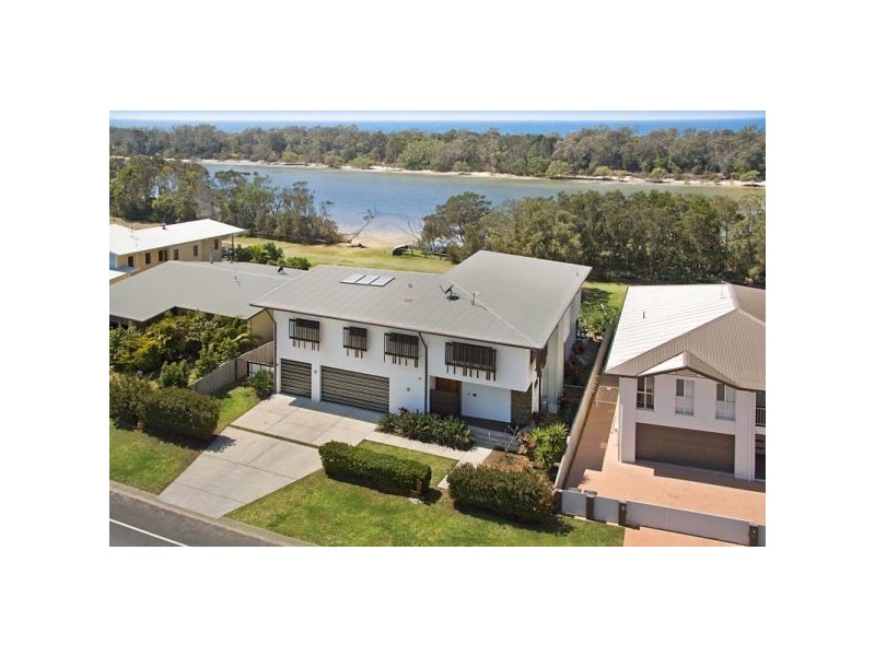 25 Overall Drive, Pottsville NSW 2489