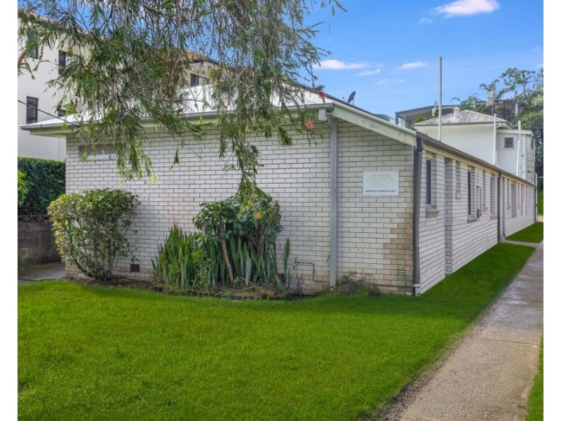 2/76 Dutton Street, Coolangatta QLD 4225