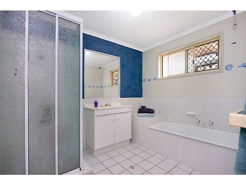 22 Glen Ayr Drive, Banora Point NSW 2486