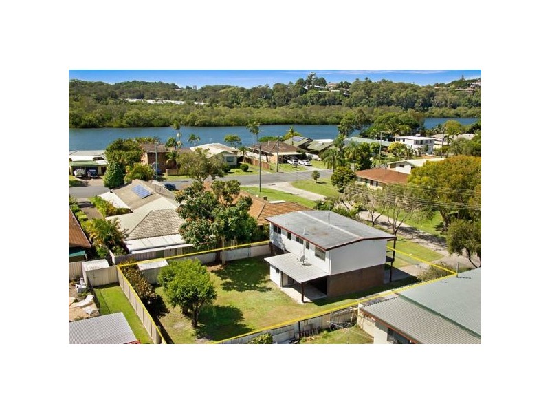 3 Poinsettia Avenue, Tweed Heads West NSW 2485