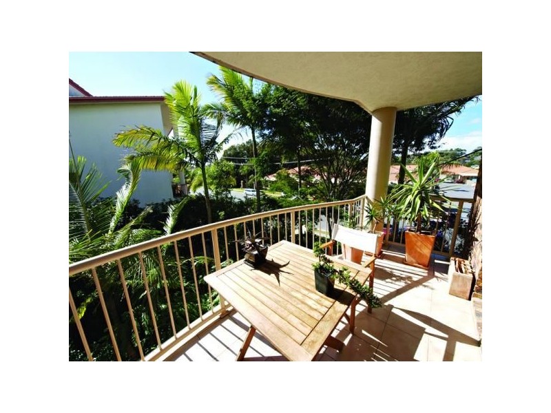 10/9 Ocean Street,, Coolangatta QLD 4225
