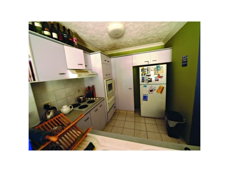 10/9 Ocean Street,, Coolangatta QLD 4225