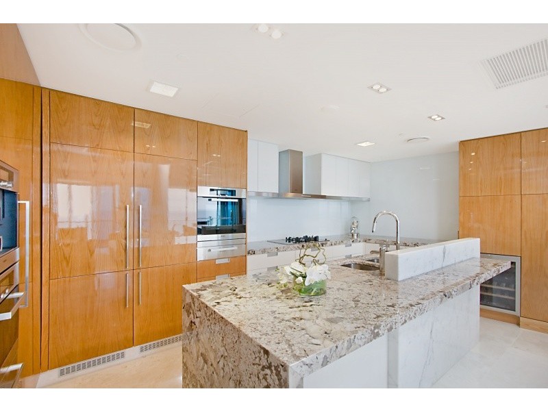 1805/110 Marine Parade, Coolangatta QLD 4225