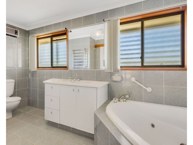 110 Jacaranda Avenue, Tweed Heads West NSW 2485