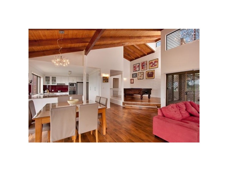 9 James Cook Dr, Banora Point NSW 2486