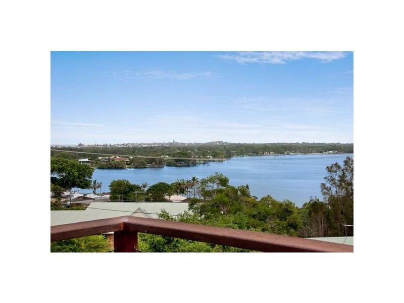 9 James Cook Dr, Banora Point NSW 2486