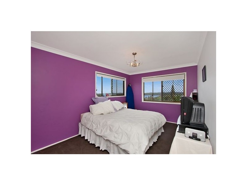 9 James Cook Dr, Banora Point NSW 2486