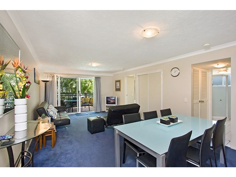 2/205 Boundary Street, Rainbow Bay QLD 4225