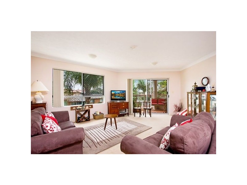 6/5 Ocean Street, Kirra QLD 4225