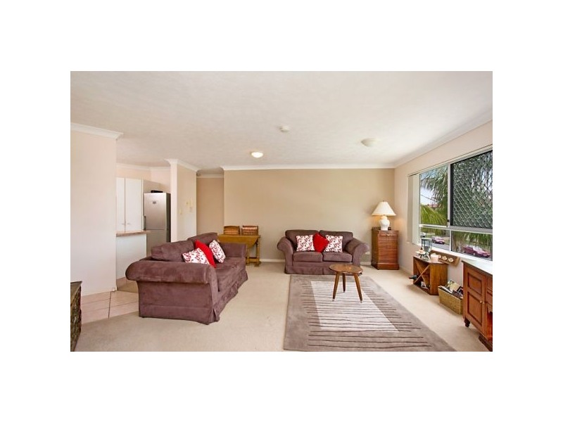 6/5 Ocean Street, Kirra QLD 4225