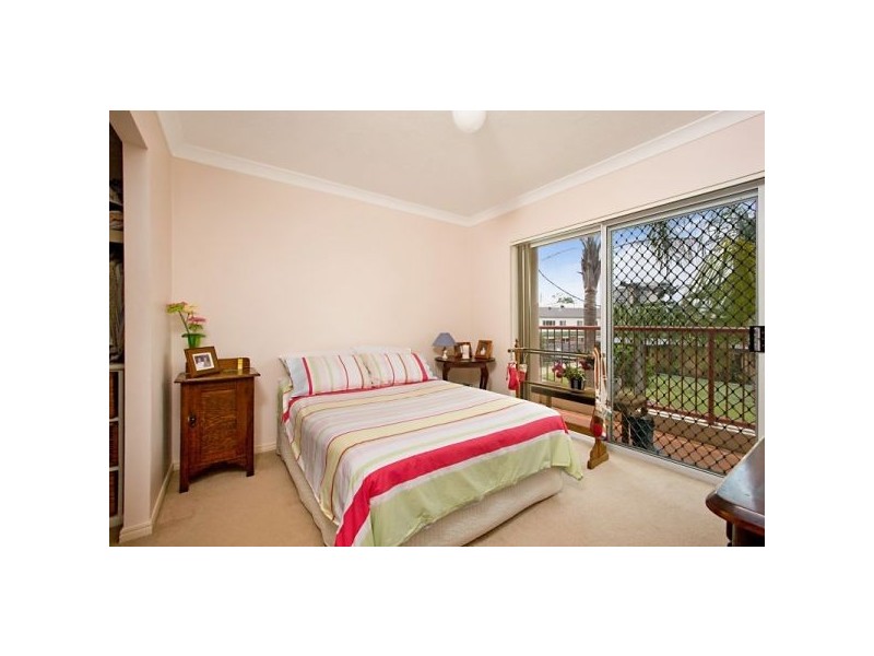 6/5 Ocean Street, Kirra QLD 4225
