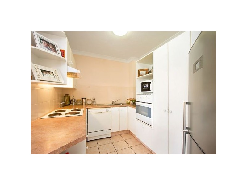 6/5 Ocean Street, Kirra QLD 4225