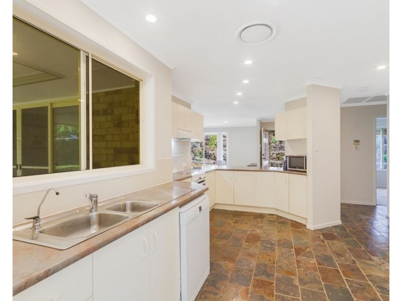 11 Champagne Drive, Tweed Heads South NSW 2486