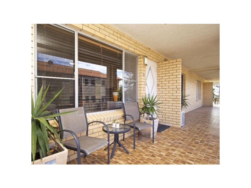 2/46 Garrick Street, Coolangatta QLD 4225