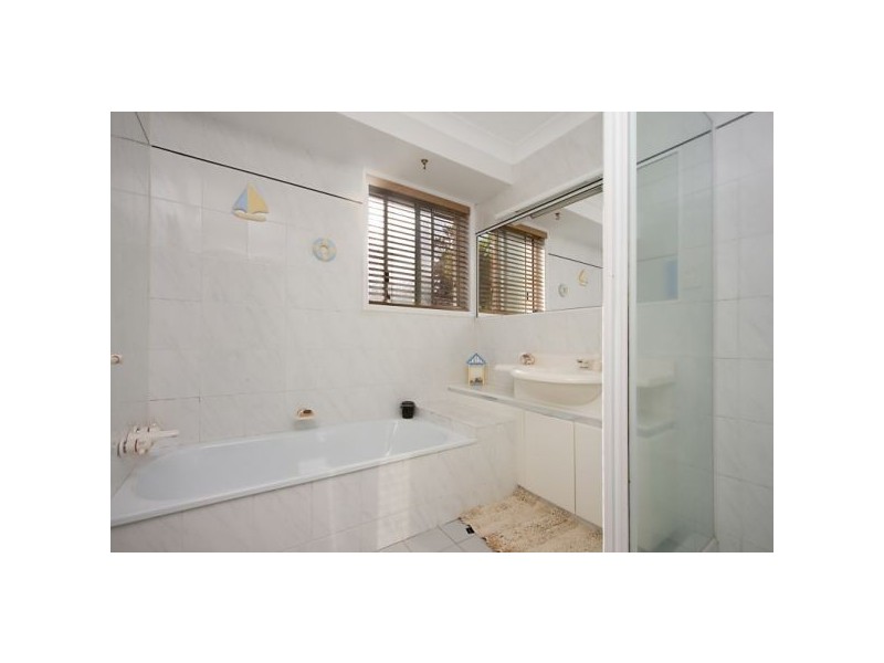 64 Cominan Avenue, Banora Point NSW 2486
