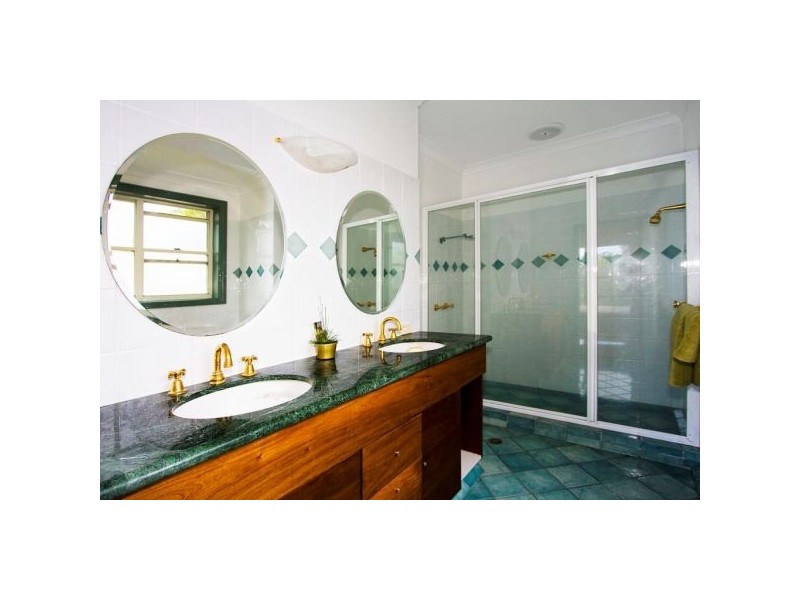 4 Shady Lane, Banora Point NSW 2486