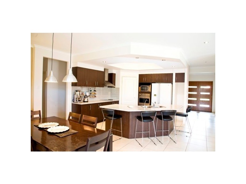 25 Traminer Court, Banora Point NSW 2486