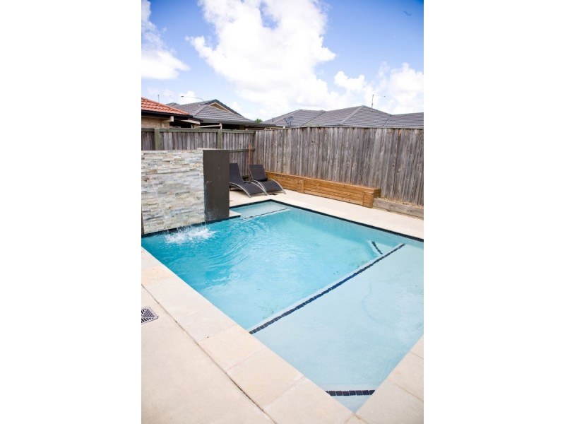 25 Traminer Court, Banora Point NSW 2486