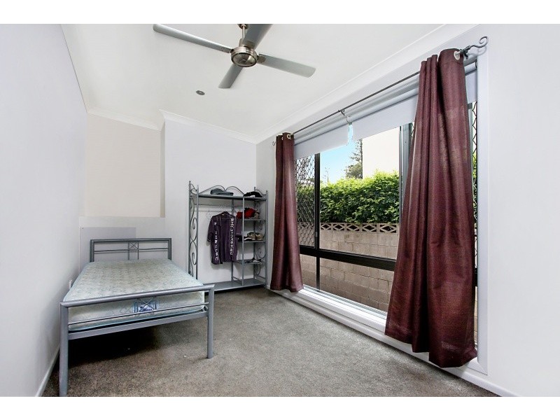 2/76 Dutton Street, Coolangatta QLD 4225