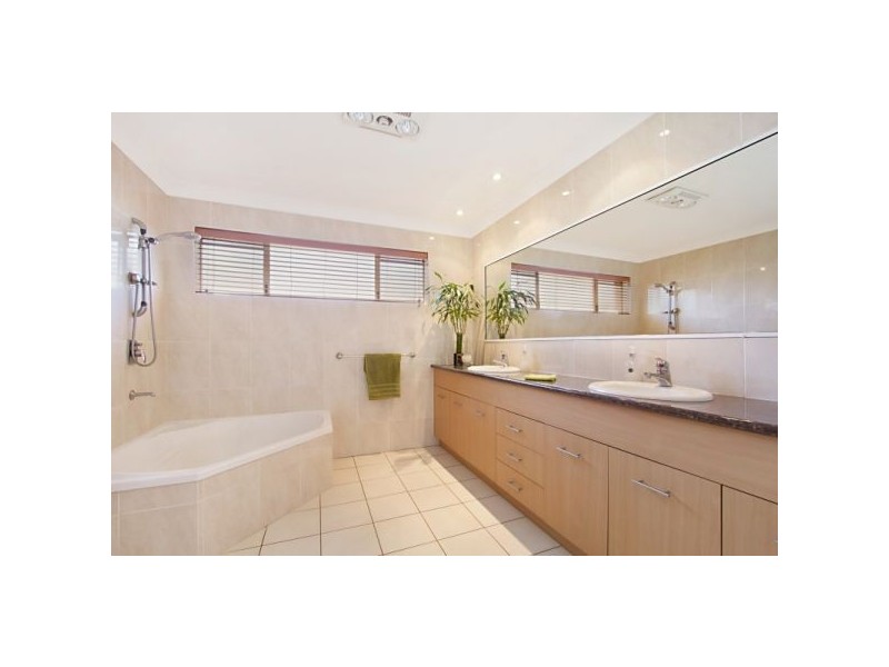 25 Karingal Avenue, Bilambil Heights NSW 2486