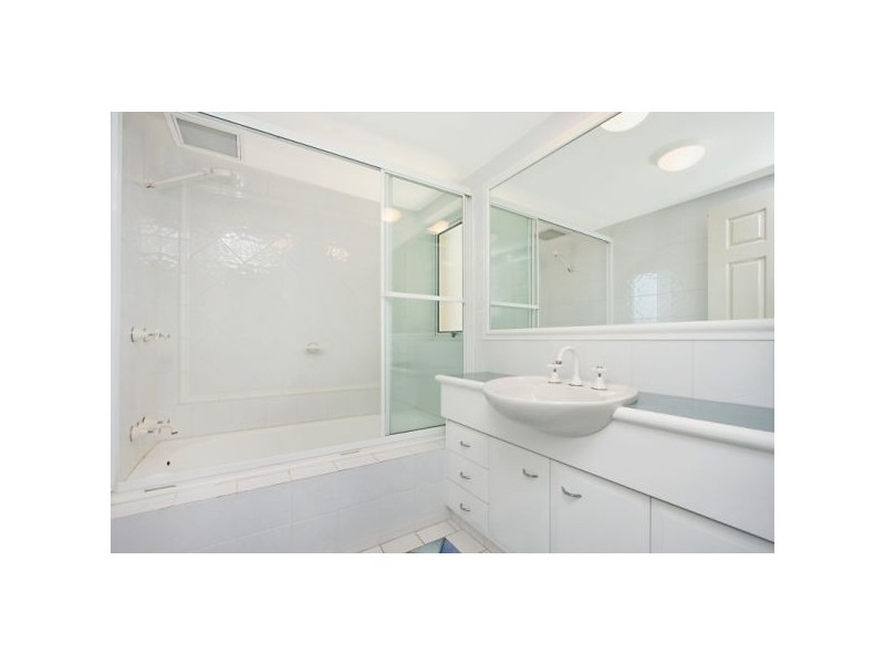 6/1 Tweed Terrace, Rainbow Bay QLD 4225