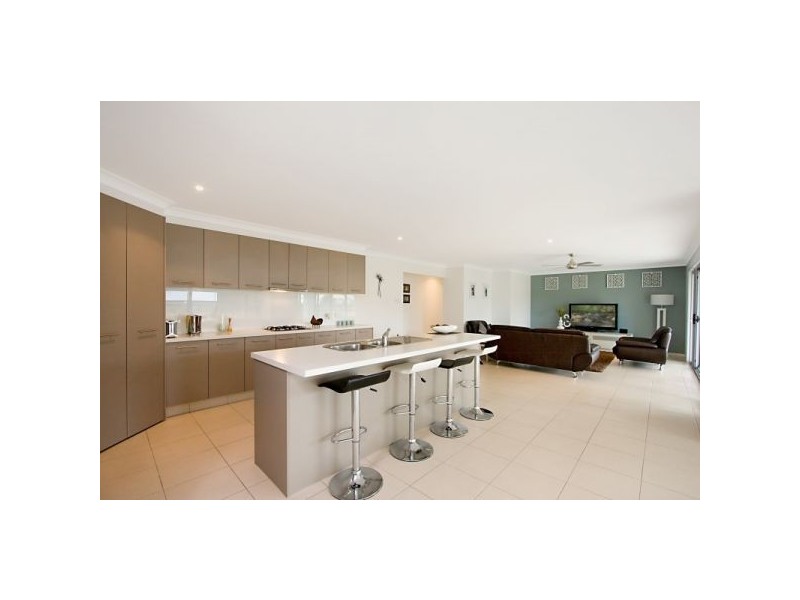 82 Botanical Circuit, Banora Point NSW 2486