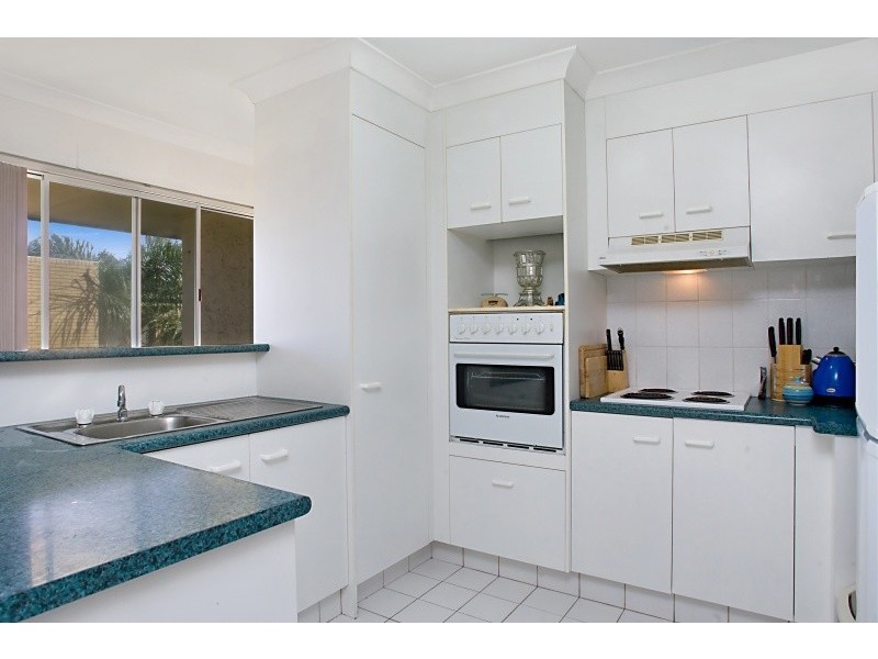 8/18 Garrick Street, Coolangatta QLD 4225
