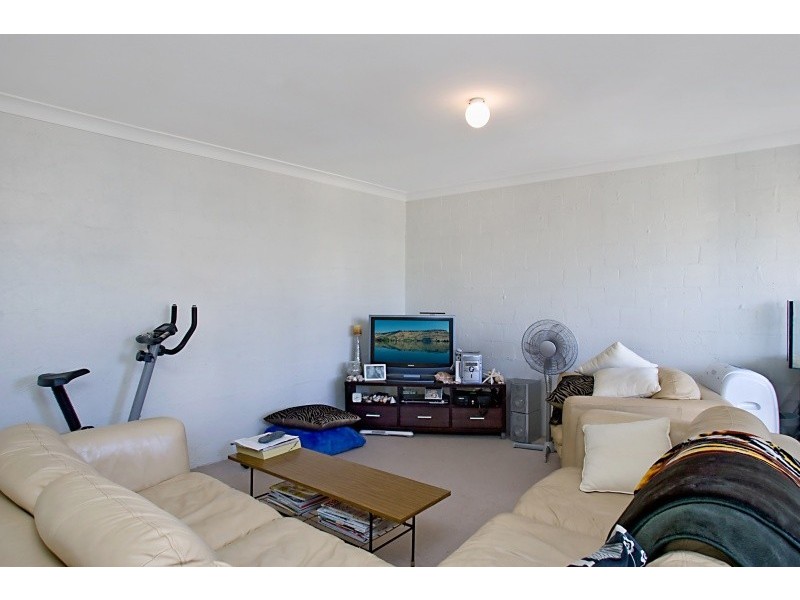 8/18 Garrick Street, Coolangatta QLD 4225