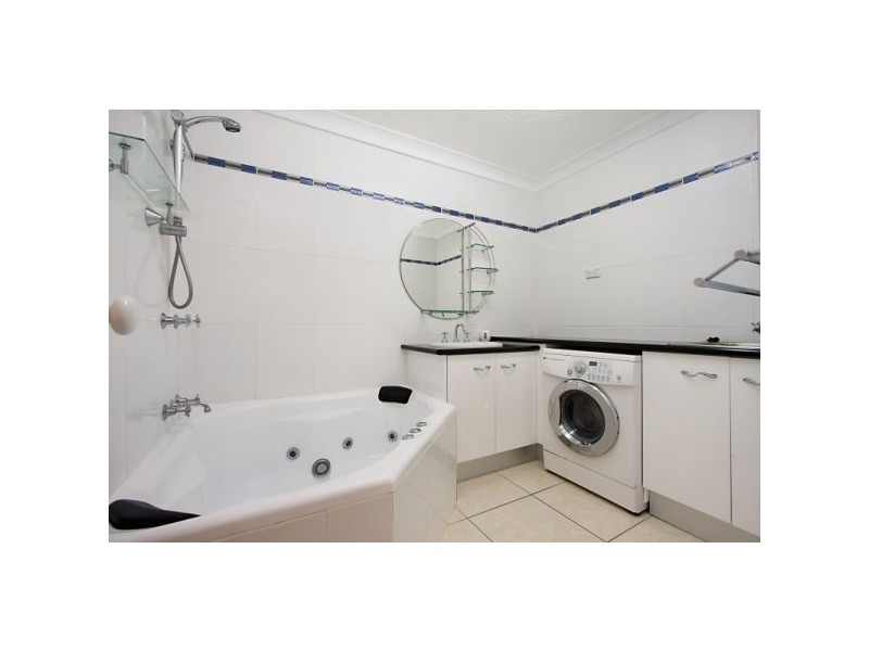 7/7 Eden Avenue, Rainbow Bay QLD 4225